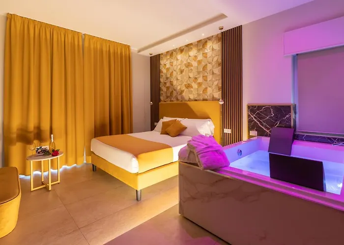 Guest house Albadea Suites&jacuzzi 4*