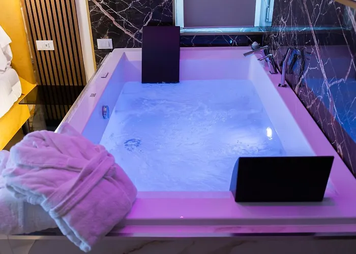 Albadea Suites&jacuzzi Guest house Rome