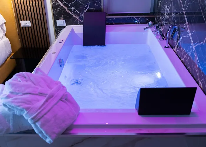 Affittacamere Albadea Suites&jacuzzi 4*